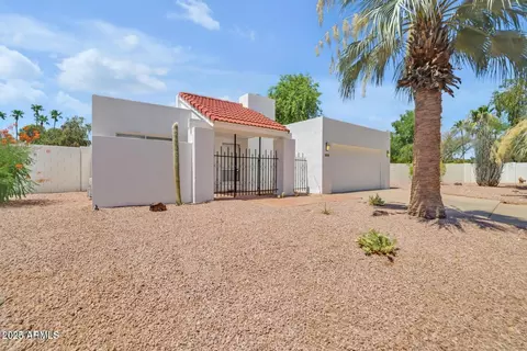 511 E Calavar Rd, Phoenix, AZ 85022 photo 3