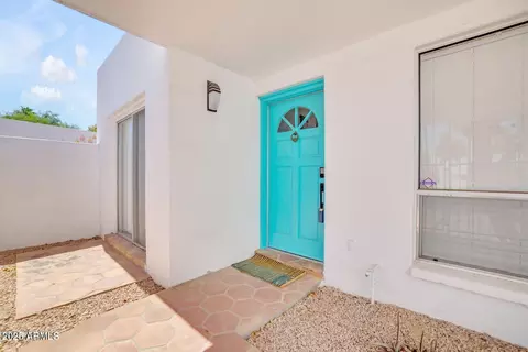 511 E Calavar Rd, Phoenix, AZ 85022 photo 4
