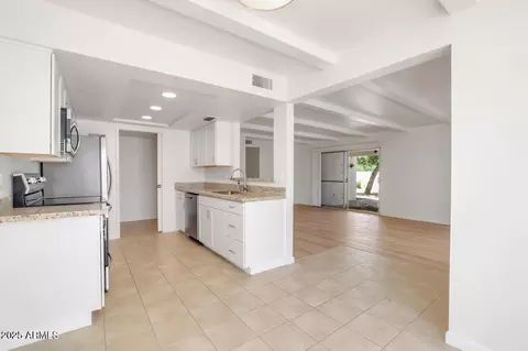 511 E Calavar Rd, Phoenix, AZ 85022 photo 11
