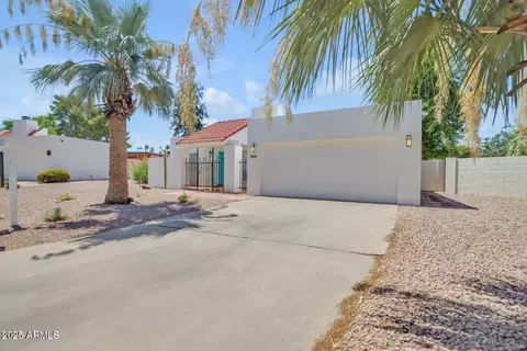 511 E Calavar Rd, Phoenix, AZ 85022 photo 2