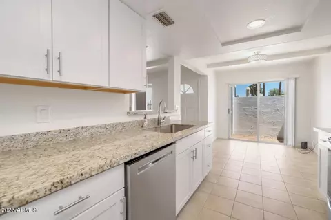 511 E Calavar Rd, Phoenix, AZ 85022 photo 12