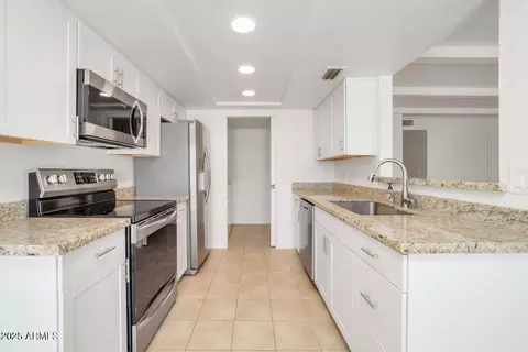 511 E Calavar Rd, Phoenix, AZ 85022 photo 10