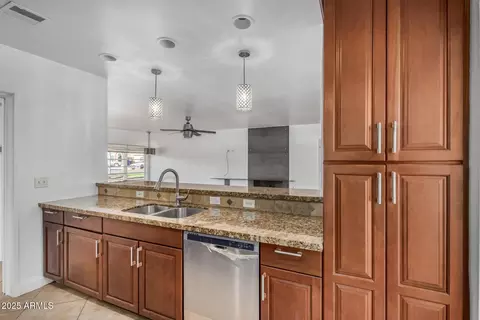 317 E Belmont Ave, Phoenix, AZ 85020 photo 11