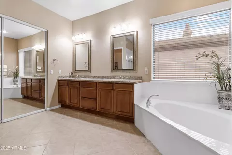 Bath - 2612 S Jacob St, Gilbert, AZ 85295 photo 1 of 8