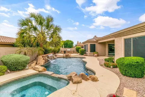 Exterior - 2612 S Jacob St, Gilbert, AZ 85295 photo 7 of 15