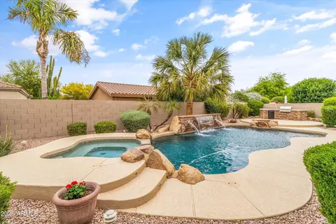 Exterior - 2612 S Jacob St, Gilbert, AZ 85295 photo 6 of 15