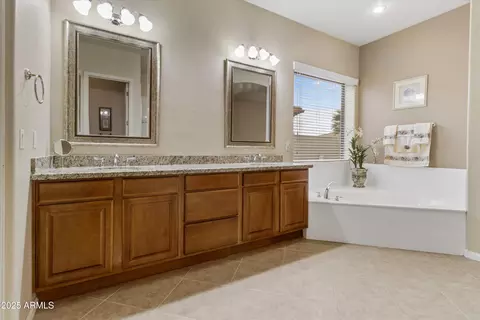 Bath - 2612 S Jacob St, Gilbert, AZ 85295 photo 3 of 8