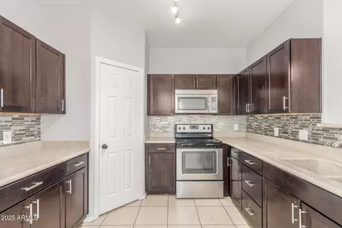 520 E Townley Ave, Phoenix, AZ 85020 photo 2