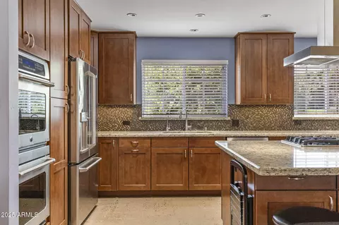 Kitchen - 3002 E Montecito Ave, Phoenix, AZ 85016 photo 5 of 6