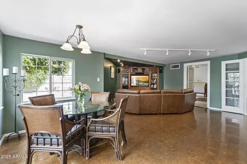 Dining - 3002 E Montecito Ave, Phoenix, AZ 85016 photo 1 of 5