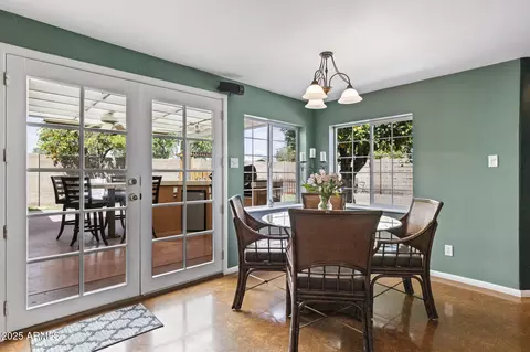 Dining - 3002 E Montecito Ave, Phoenix, AZ 85016 photo 5 of 5
