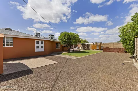 Exterior - 3002 E Montecito Ave, Phoenix, AZ 85016 photo 9 of 12