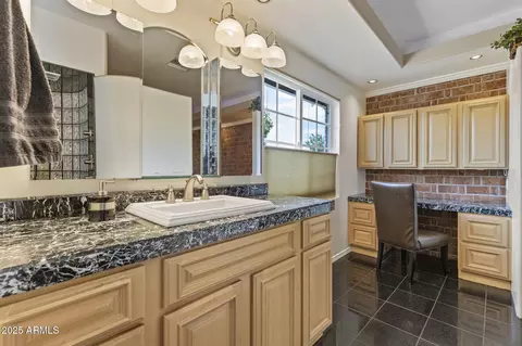 Bath - 3002 E Montecito Ave, Phoenix, AZ 85016 photo 1 of 3
