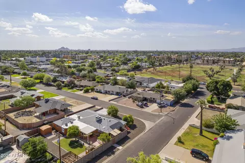 View/Area - 3002 E Montecito Ave, Phoenix, AZ 85016 photo 8 of 8