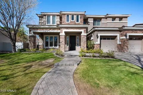 2988 E Comstock Dr, Gilbert, AZ 85296