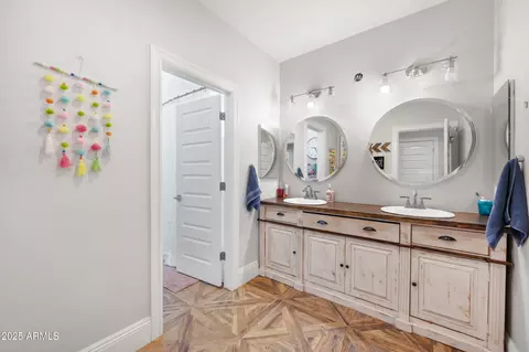 Bath - 2988 E Comstock Dr, Gilbert, AZ 85296 photo 5 of 5
