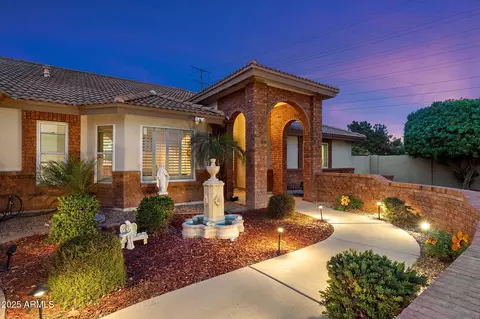 Exterior - 1934 E Cypress Tree Dr, Gilbert, AZ 85234 photo 2 of 4