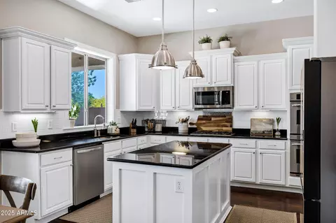 Kitchen - 3169 Eleana Ln, Gilbert, AZ 85298 photo 3 of 7