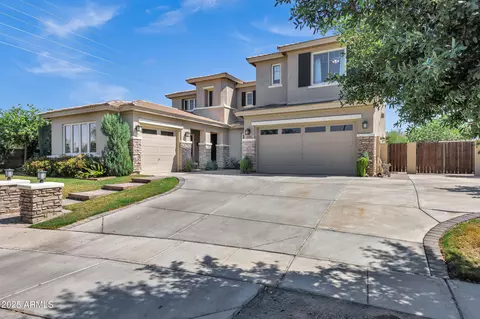 Exterior - 3169 Eleana Ln, Gilbert, AZ 85298 photo 3 of 13