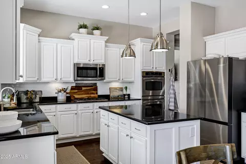 Kitchen - 3169 Eleana Ln, Gilbert, AZ 85298 photo 4 of 7