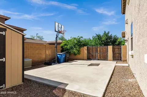 Exterior - 3169 Eleana Ln, Gilbert, AZ 85298 photo 8 of 13