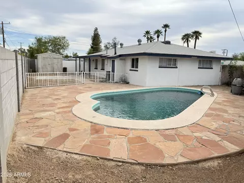845 N Los Alamos Dr, Goodyear, AZ 85338