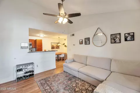 623 W Guadalupe Rd #213, Mesa, AZ 85210