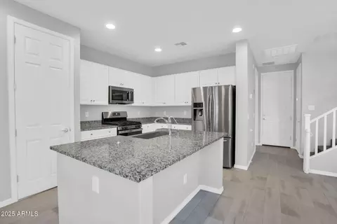 Entry Way - 4156 E Jesse St, Gilbert, AZ 85295 photo 3 of 7