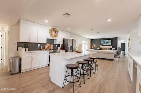 Kitchen - 1747 W Echo Ln, Phoenix, AZ 85021 photo 1 of 5