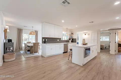 Kitchen - 1747 W Echo Ln, Phoenix, AZ 85021 photo 5 of 5