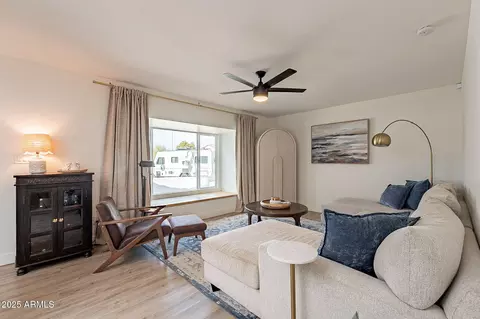 Living - 1747 W Echo Ln, Phoenix, AZ 85021 photo 3 of 4