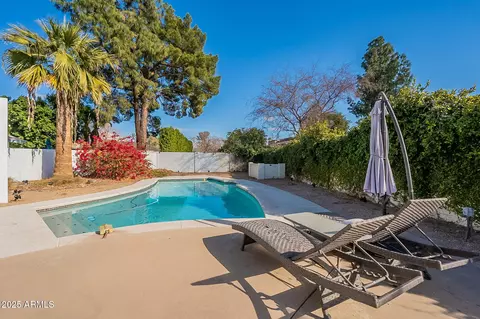 Exterior - 1747 W Echo Ln, Phoenix, AZ 85021 photo 2 of 4