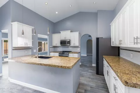 Entry Way - 4214 E Morrow Dr, Phoenix, AZ 85050 photo 2 of 2