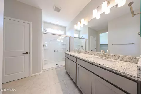 Bath - 2720 E Dutchmans Trl, Apache Junction, AZ 85119 photo 4 of 4