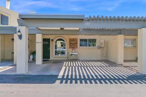 2219 E Catalina Dr, Phoenix, AZ 85016