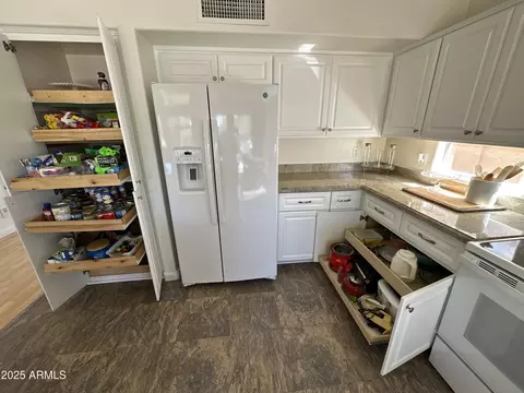 Kitchen - 623 W Harvard Ave, Gilbert, AZ 85233 photo 3 of 4