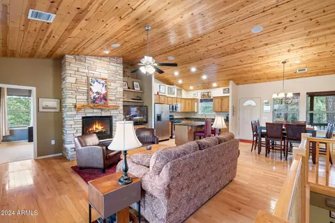1160 E Cedar Ridge Run, Show Low, AZ 85901