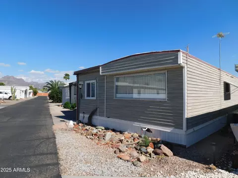 925 N Plaza Dr #5, Apache Junction, AZ 85120