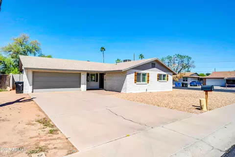 8 S Cholla St, Gilbert, AZ 85233 photo 3