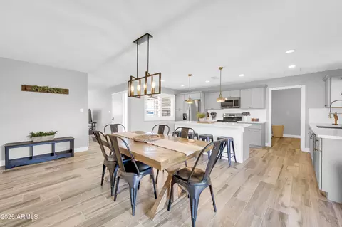 8 S Cholla St, Gilbert, AZ 85233 photo 5