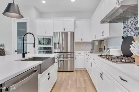 Kitchen - 3415 E Arabian Dr, Gilbert, AZ 85296 photo 4 of 6