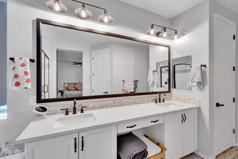 Bath - 3415 E Arabian Dr, Gilbert, AZ 85296 photo 3 of 5