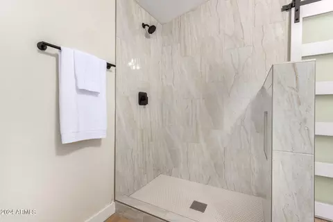 Bath - 1144 E Diamond St, Phoenix, AZ 85006 photo 2 of 2