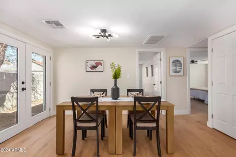 Dining - 1144 E Diamond St, Phoenix, AZ 85006 photo 1 of 1