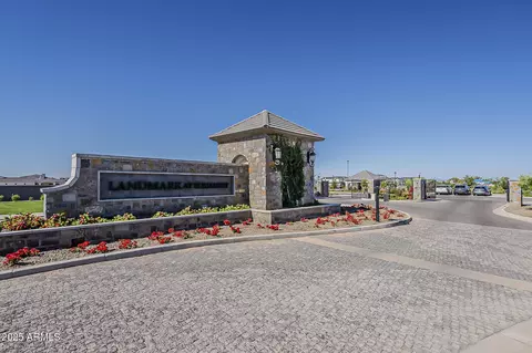 View/Area - 2697 E Maplewood St, Gilbert, AZ 85297 photo 4 of 4