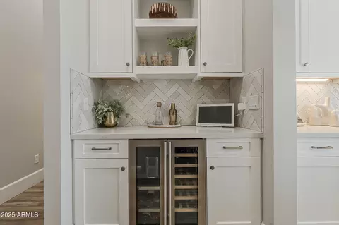 Kitchen - 2697 E Maplewood St, Gilbert, AZ 85297 photo 7 of 8