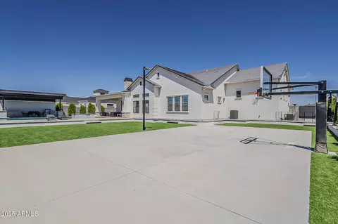Exterior - 2697 E Maplewood St, Gilbert, AZ 85297 photo 13 of 16