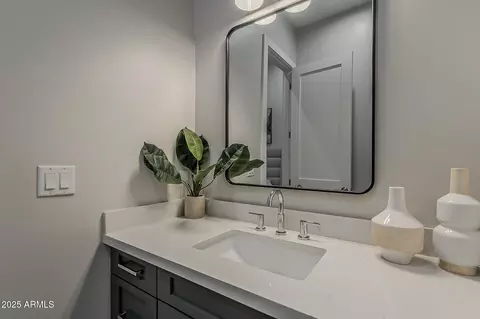 Bath - 2697 E Maplewood St, Gilbert, AZ 85297 photo 12 of 14
