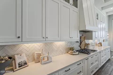 Kitchen - 2697 E Maplewood St, Gilbert, AZ 85297 photo 5 of 8