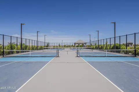 View/Area - 2697 E Maplewood St, Gilbert, AZ 85297 photo 2 of 4